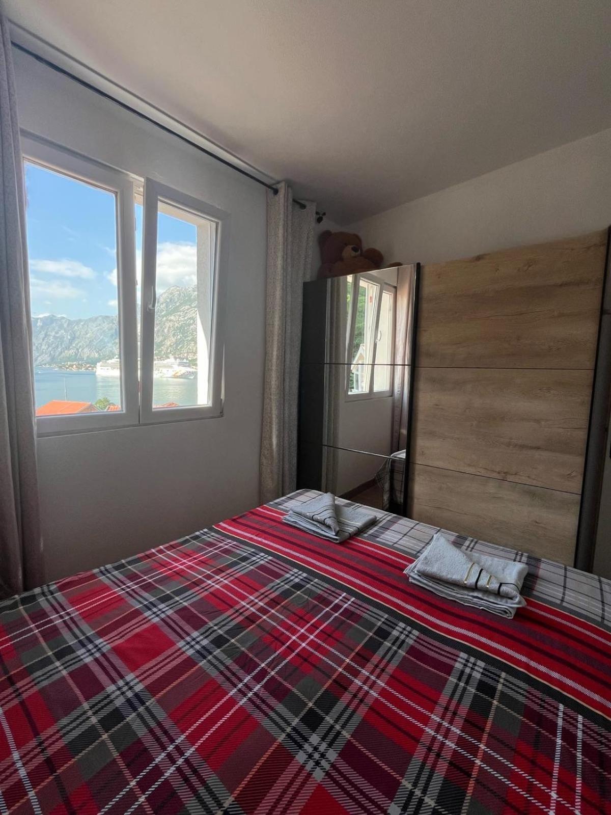 Asija Apartment Kotor Bagian luar foto